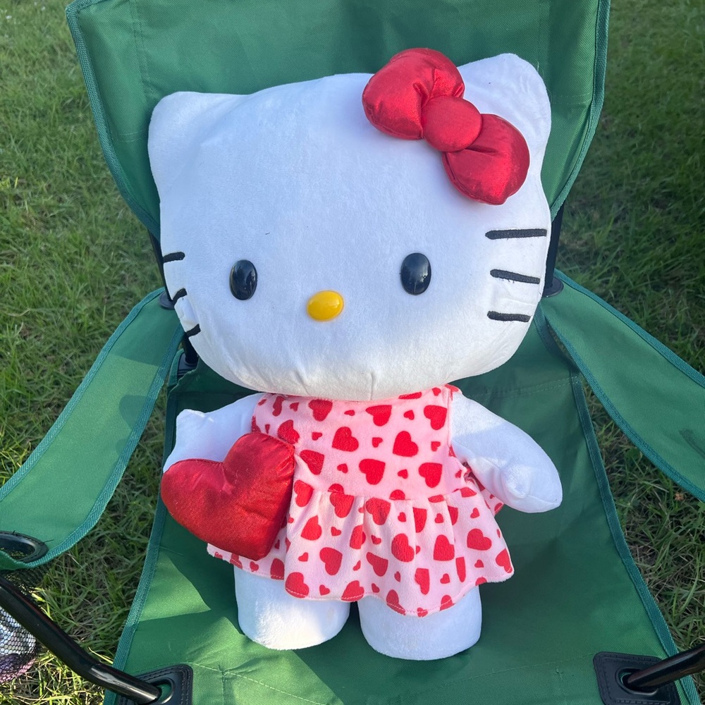 Hello Kitty Valentine Geeter Plush Gemmy Limited Edition 2016 20 inches tall